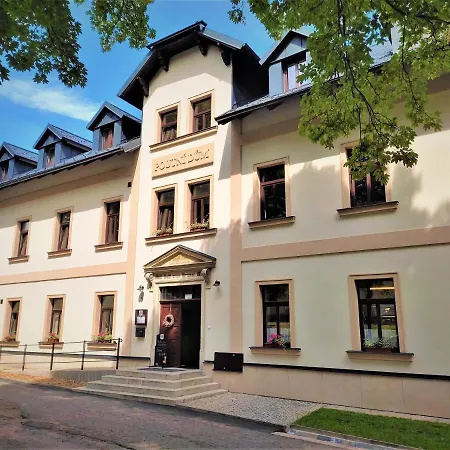 Hotel Poutni Dum 3*