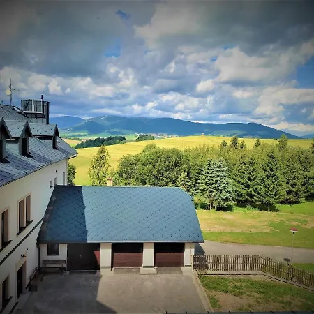 Poutni Dum Hotel Kraliky