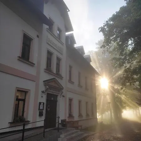 Hotel Poutni Dum Kraliky