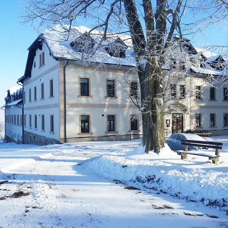 Poutni Dum Hotel Kraliky